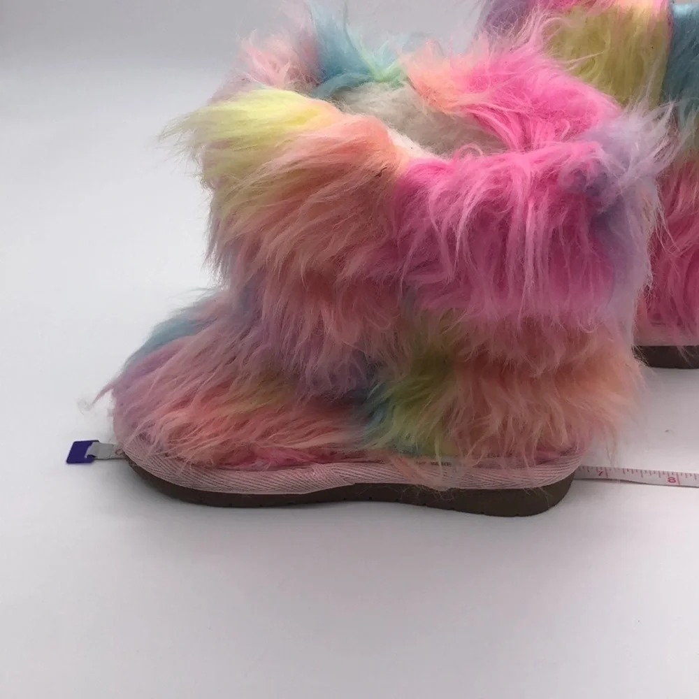 LINK - LITTLE GIRLS FURRY RAINBOW COLORED BOOTIES SIZE 6
